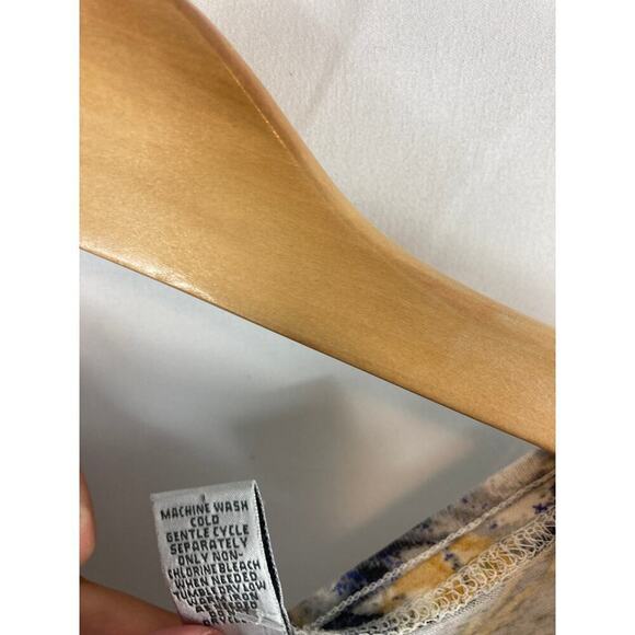 Chicos Patterned Pleated Tshirt Size 0 / Small - Picture 4 of 6